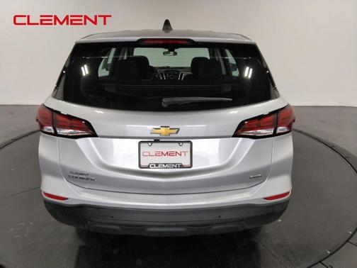 Silver Ice Metallic 2022 Chevrolet Equinox LS