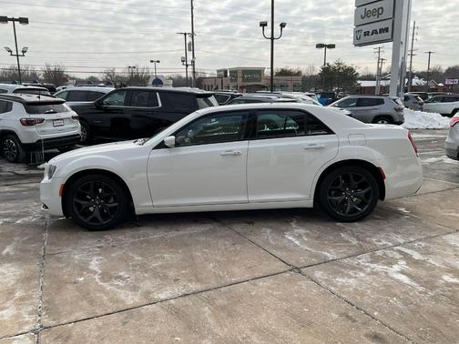 2023 Chrysler 300 S