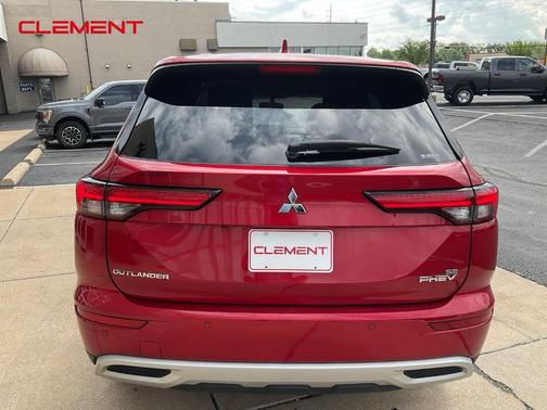 2023 Mitsubishi Outlander PHEV SE