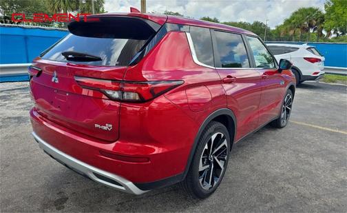 2023 Mitsubishi Outlander PHEV SE