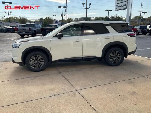 2024 Nissan Pathfinder S