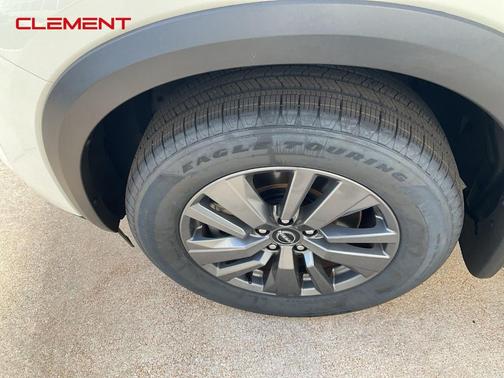 2024 Nissan Pathfinder S