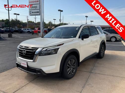 2024 Nissan Pathfinder S