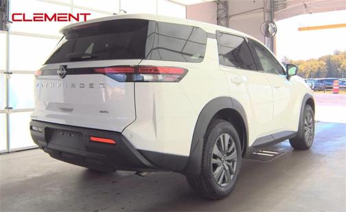 2024 Nissan Pathfinder S