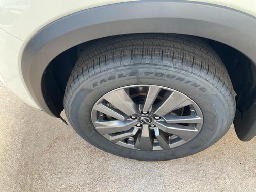 2024 Nissan Pathfinder S