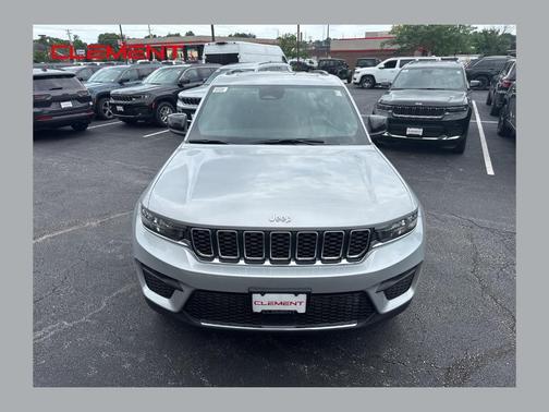 Silver Zynith 2026 Jeep Grand Cherokee Laredo X