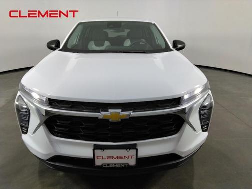 Summit White 2024 Chevrolet Trax LS
