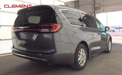 2022 Chrysler Pacifica Touring-L