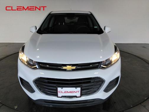 Summit White 2022 Chevrolet Trax LS