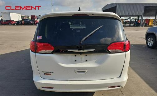 2023 Chrysler Voyager LX