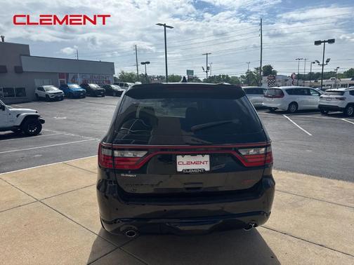 DB Black Crystal Clearcoat 2026 Dodge Durango GT