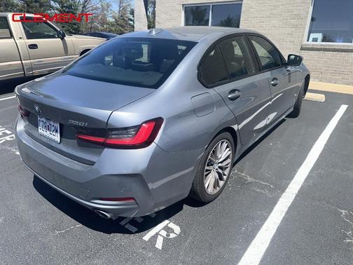 2023 BMW 330 i xDrive