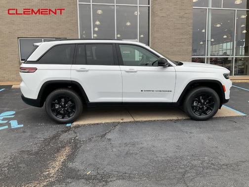 2025 Jeep Grand Cherokee Laredo