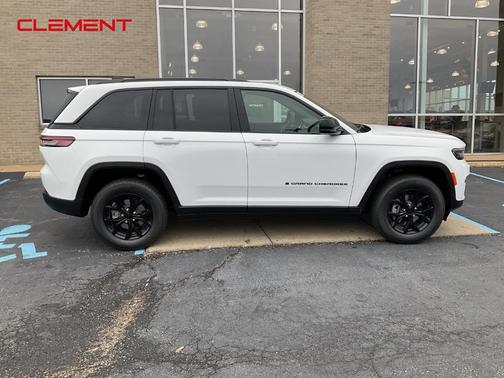 2025 Jeep Grand Cherokee Laredo