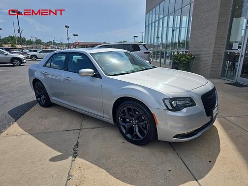 2023 Chrysler 300 S