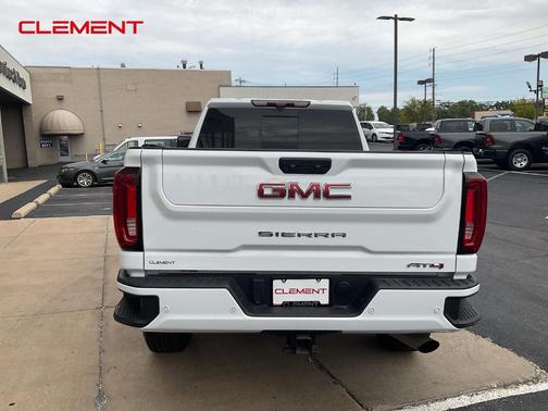 2023 GMC Sierra 2500 AT4