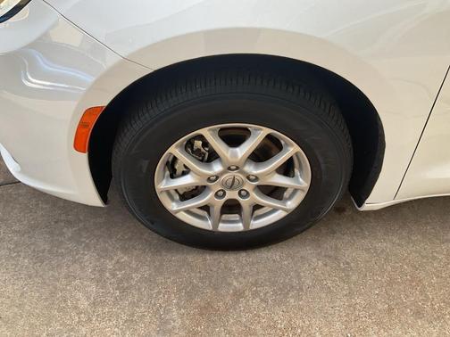 2024 Chrysler Pacifica Touring-L