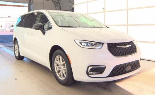 2024 Chrysler Pacifica Touring-L