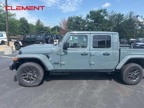 Anvil Clearcoat 2026 Jeep Gladiator Sport