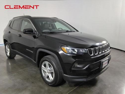 Diamond Black 2023 Jeep Compass Latitude
