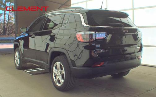Diamond Black 2023 Jeep Compass Latitude