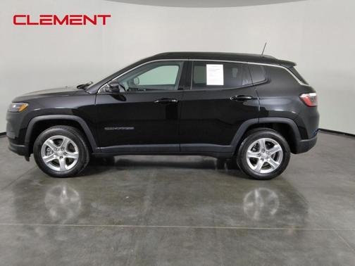 Diamond Black 2023 Jeep Compass Latitude