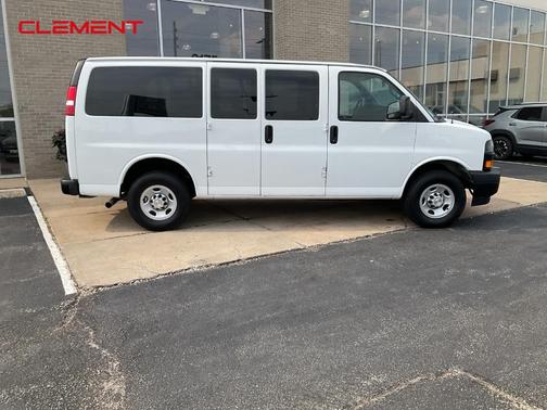 2022 Chevrolet Express 3500 LS