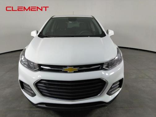 Summit White 2022 Chevrolet Trax LS