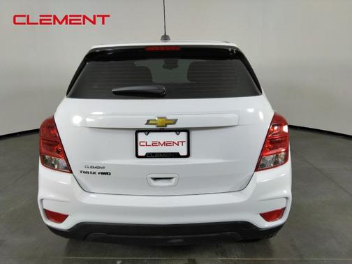 Summit White 2022 Chevrolet Trax LS