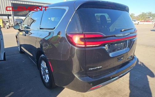 2023 Chrysler Pacifica Touring-L