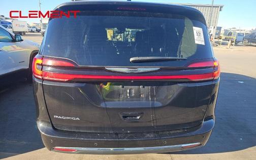 2023 Chrysler Pacifica Touring-L