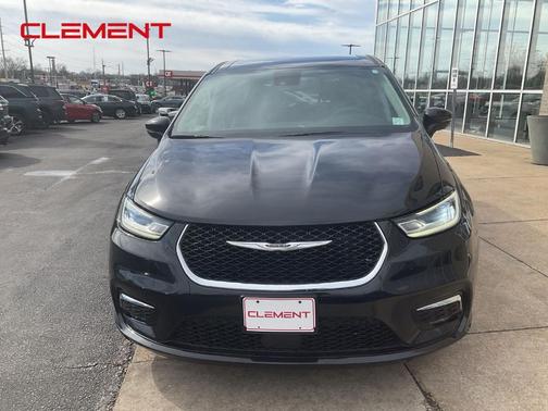 2023 Chrysler Pacifica Touring-L