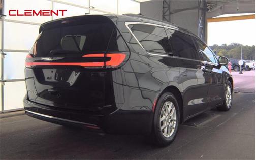 2022 Chrysler Pacifica Touring-L