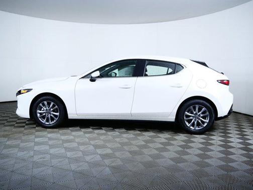 Snowflake White Pearl Mica 2026 Mazda Mazda3 FWD
