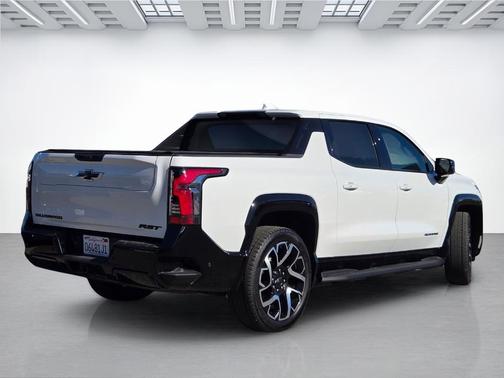 2024 Chevrolet Silverado EV RST