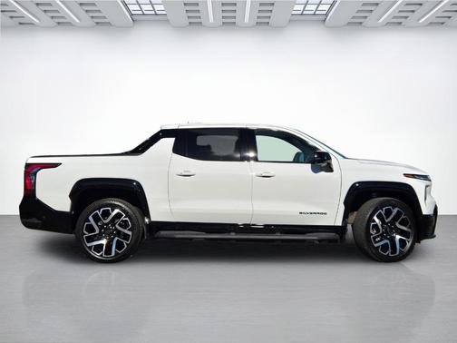 2024 Chevrolet Silverado EV RST
