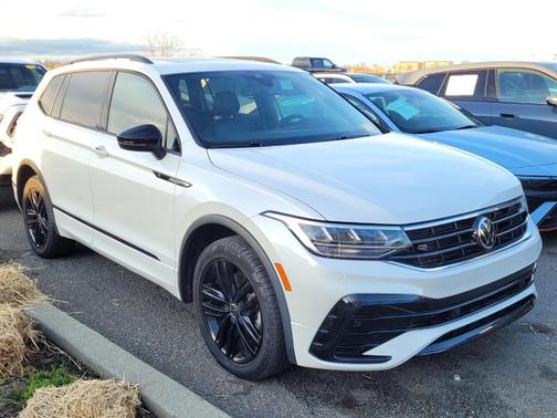 2022 Volkswagen Tiguan 2.0T SE R-Line Black