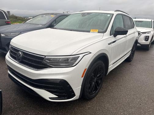 2022 Volkswagen Tiguan 2.0T SE R-Line Black