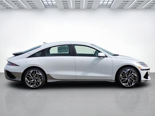 2025 Hyundai IONIQ 6 SEL