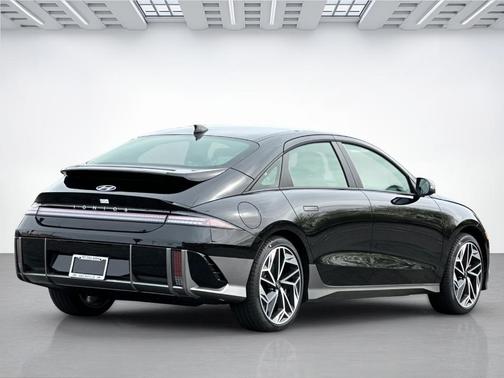 2025 Hyundai IONIQ 6 SEL