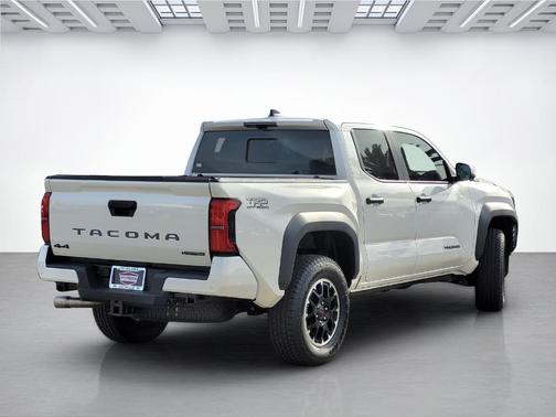 2025 Toyota Tacoma Hybrid TRD