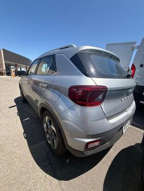 Shimmering Silver 2025 Hyundai VENUE SEL