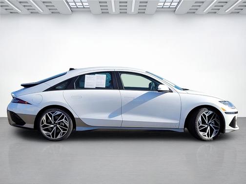 2023 Hyundai IONIQ 6 SEL