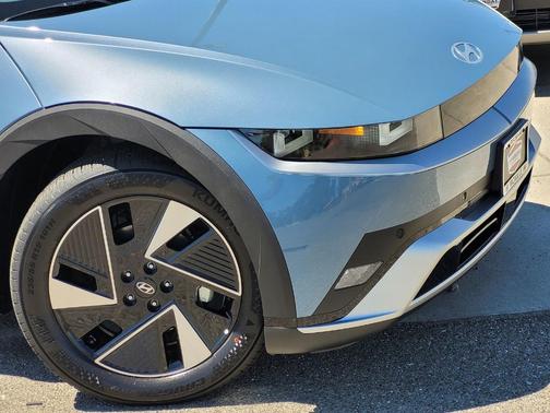 2025 Hyundai IONIQ 5 SE