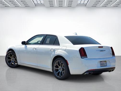 2018 Chrysler 300 S