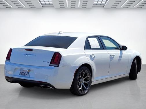 2018 Chrysler 300 S
