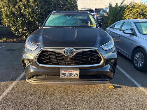 2024 Toyota Highlander Hybrid Platinum