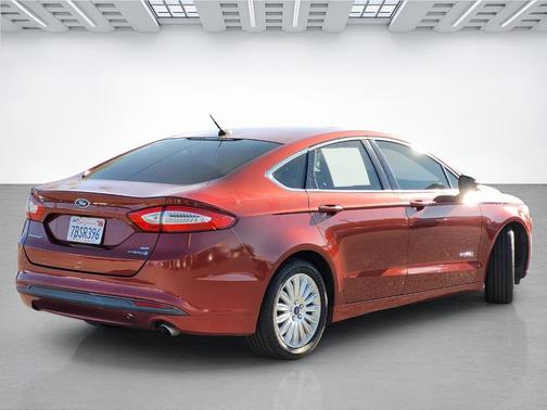 2014 Ford Fusion Hybrid SE