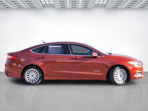 2014 Ford Fusion Hybrid SE