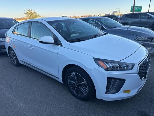 2022 Hyundai IONIQ Plug-In Hybrid SEL
